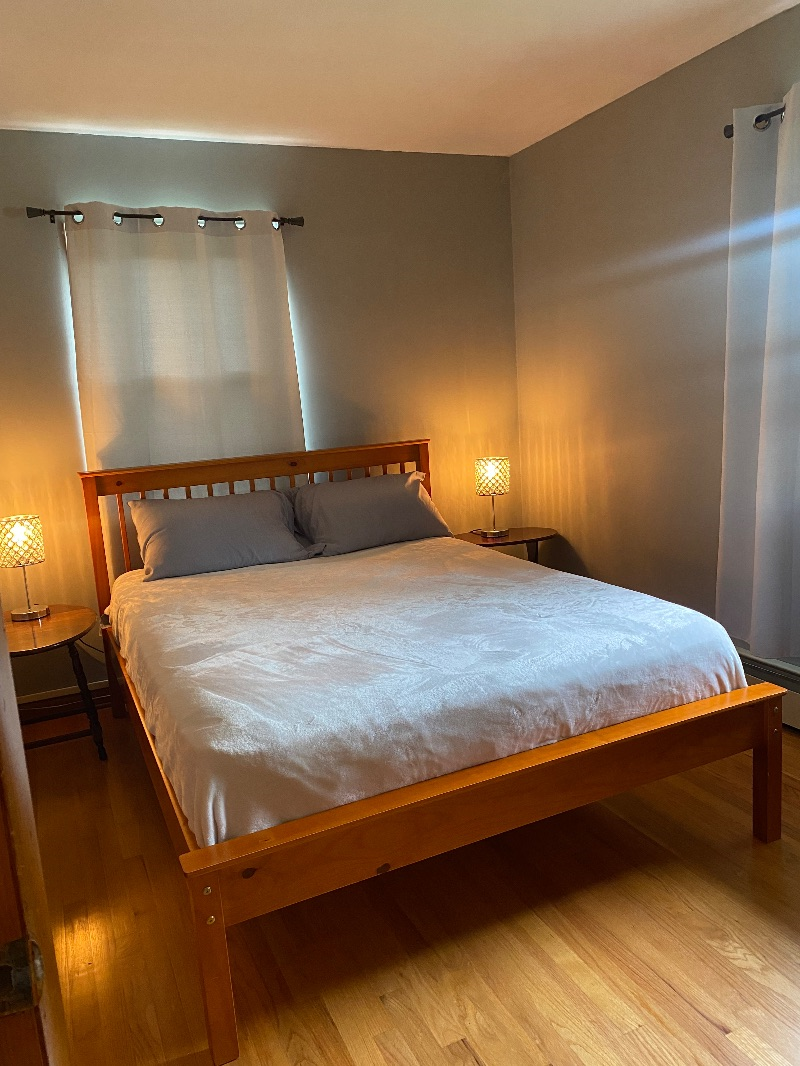 Cozy house near hospital, free parking, w/d, wifi, porch - Photo 5