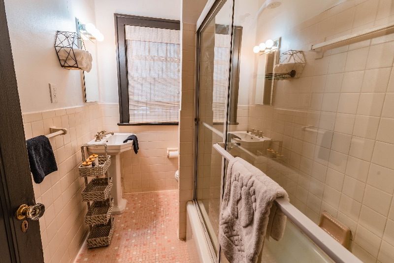 2 bdrm Park Ave Apartment - Photo 11