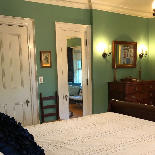 Easy walkable commute to UVM and UVM Medical Center - beautiful bedrooms with private en suite baths - Photo 3