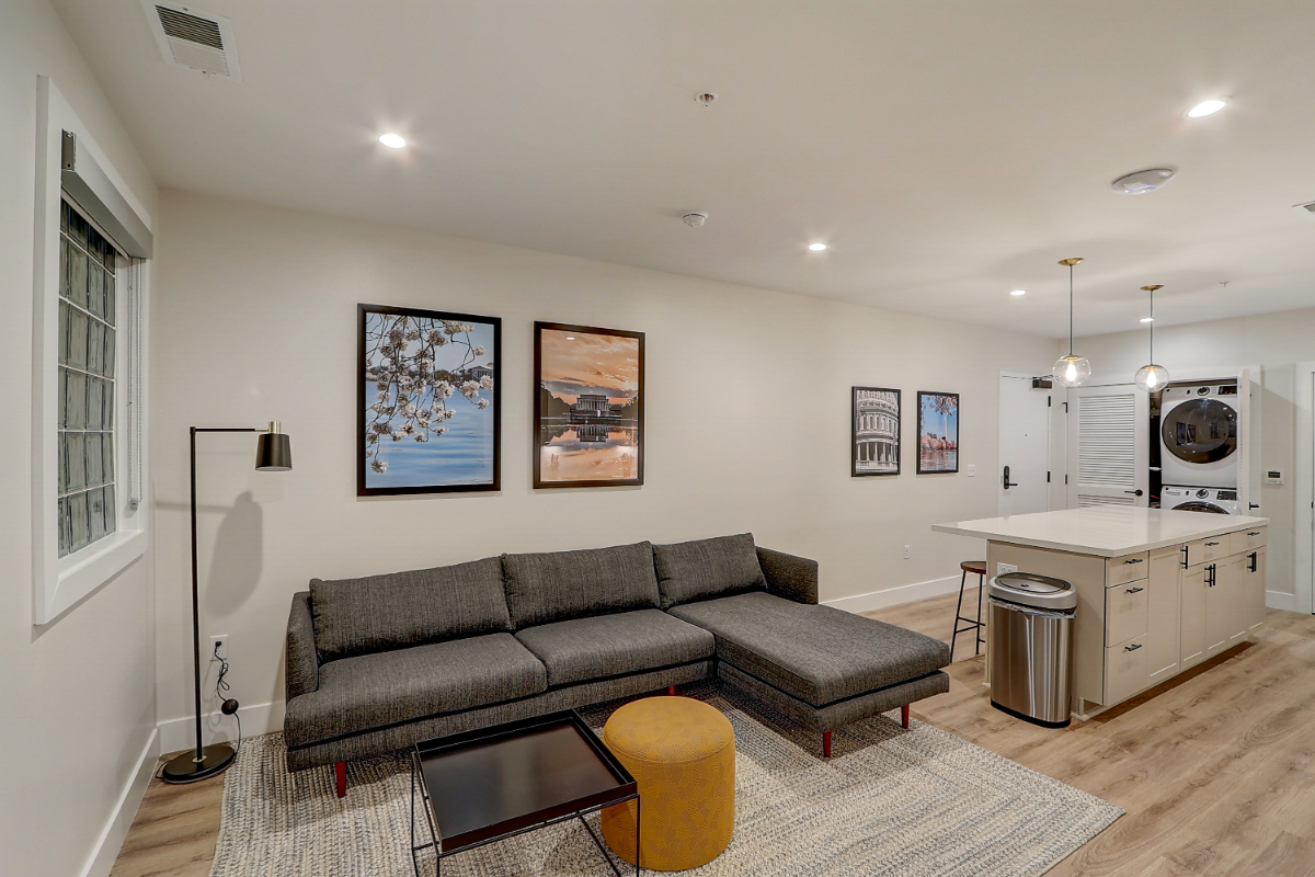 Takoma Co-Living, All Utilities Included (1mo FREE on 12mo, 2w FREE on 6-11mo) (Vine) - Photo 2