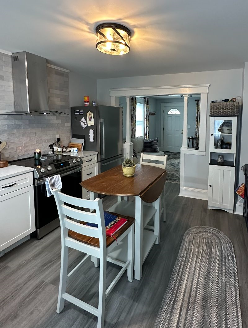 Full house, utilities included - Photo 1