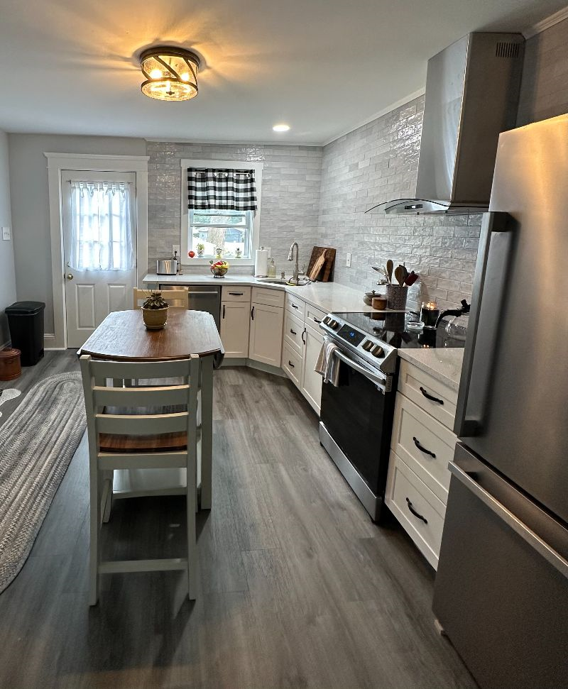 Full house, utilities included - Photo 2