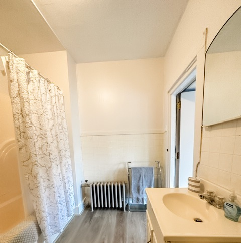 Upstairs cozy apartment and quiet - Photo 2