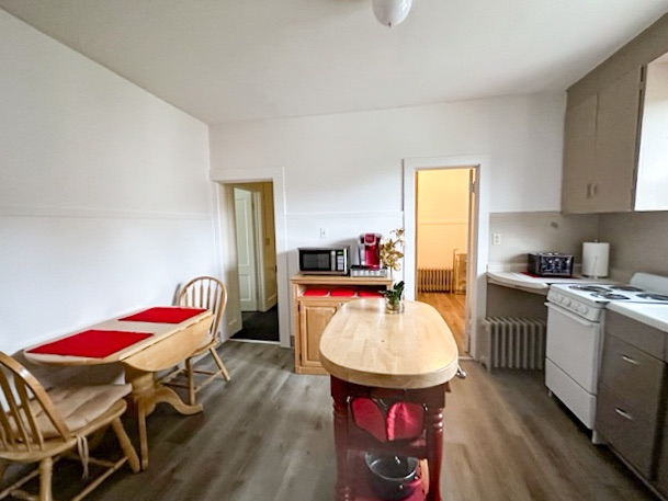 Upstairs cozy apartment and quiet - Photo 4