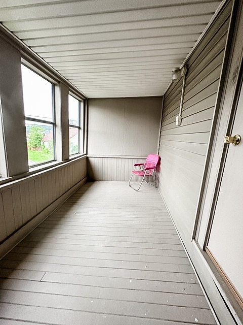 Upstairs cozy apartment and quiet - Photo 8