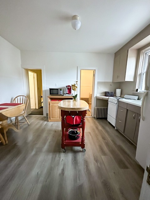Upstairs cozy apartment and quiet - Photo 10
