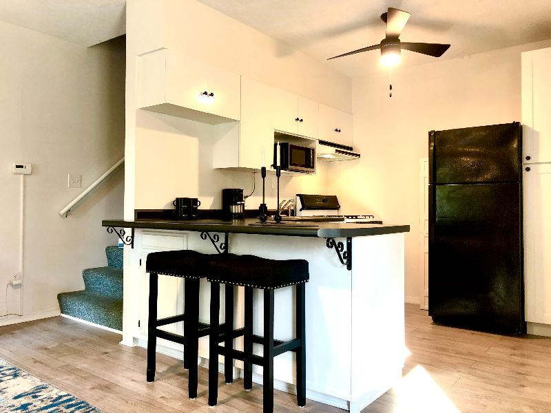 Comfortable Fully Furnished 1 Bedroom in Beautiful Essex Junction VT - Photo 3