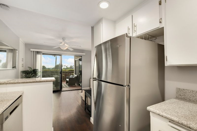 2 Bedroom Condo with large office in Pacific Beach - Photo 6