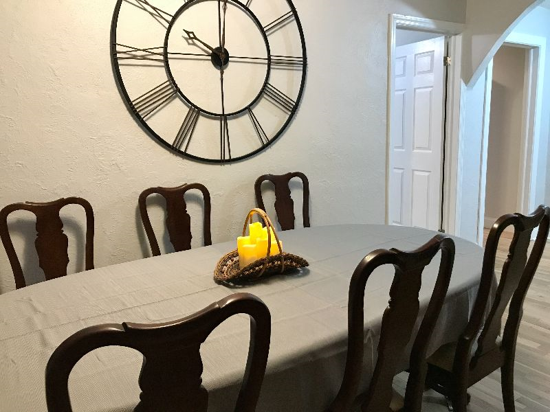 Luxe Executive Villa w/ 2-Car Garage - Quiet Professional & Remote Stay - Photo 5