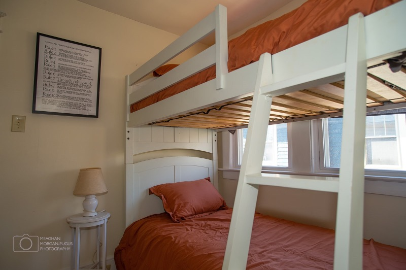 Bright and Cozy Home in Town - Photo 2