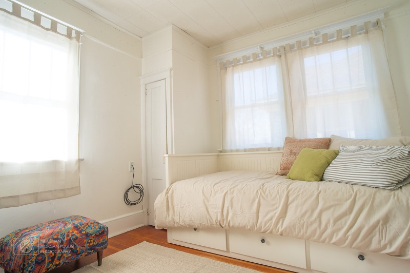 Bright and Cozy Home in Town - Photo 1