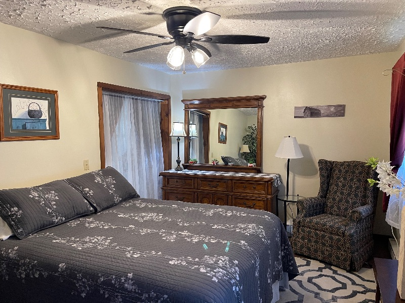 Cozy 2 bedroom Apartment - Photo 2