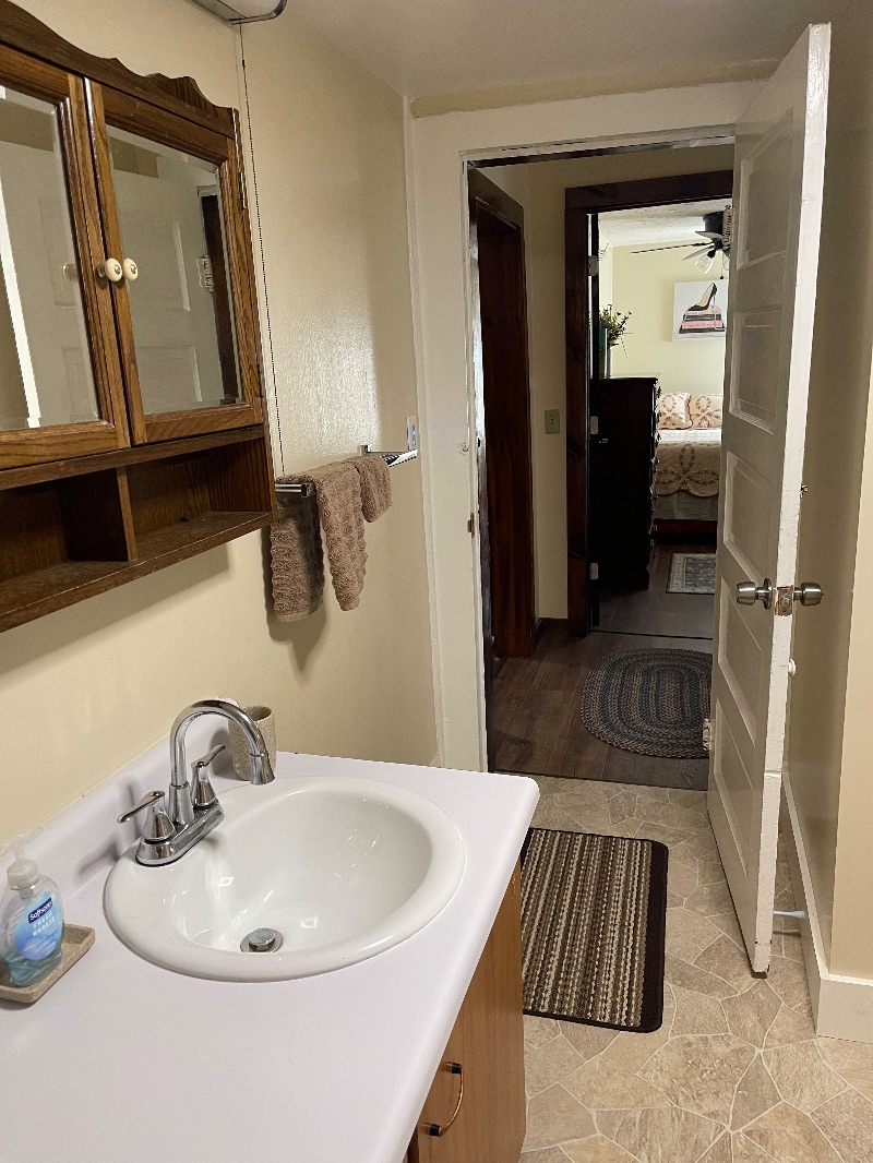 Cozy 2 bedroom Apartment - Photo 10
