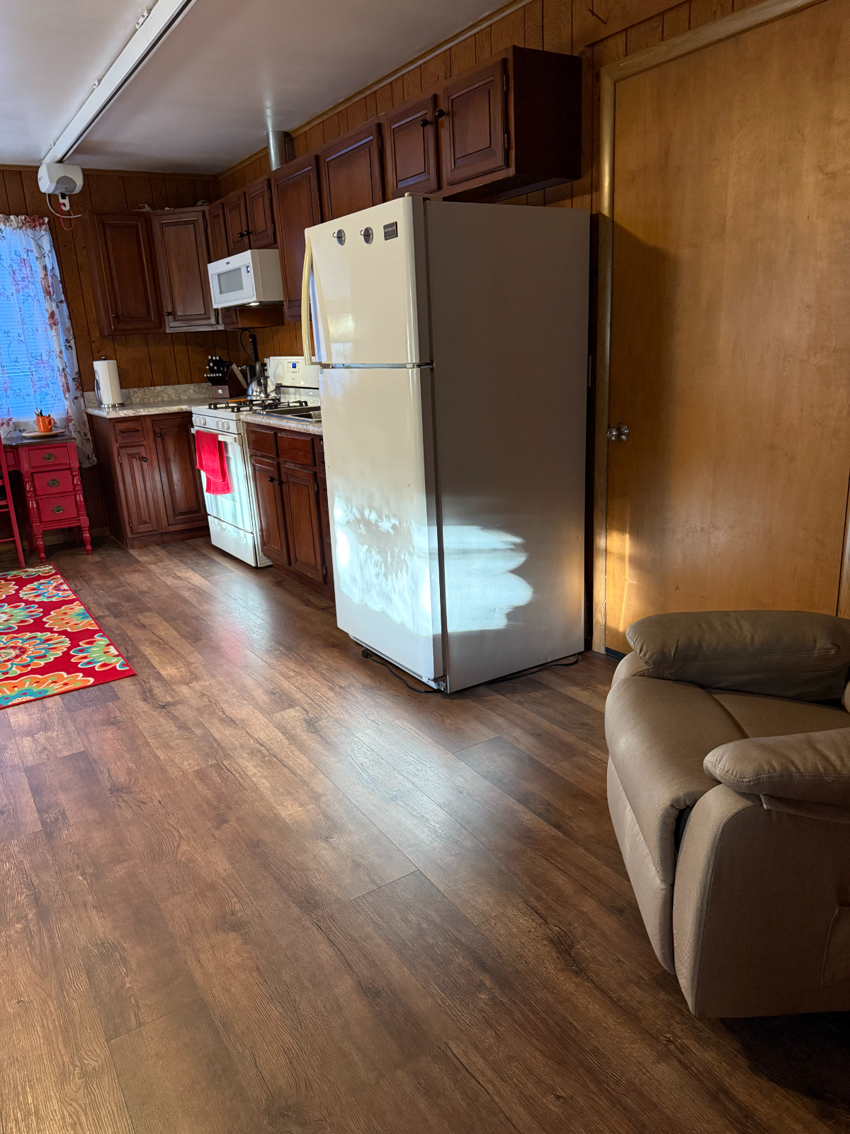 Cozy 2 bedroom Apartment - Photo 4