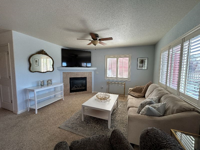 Townhome in Quiet Desirable Neighborhood - Photo 4