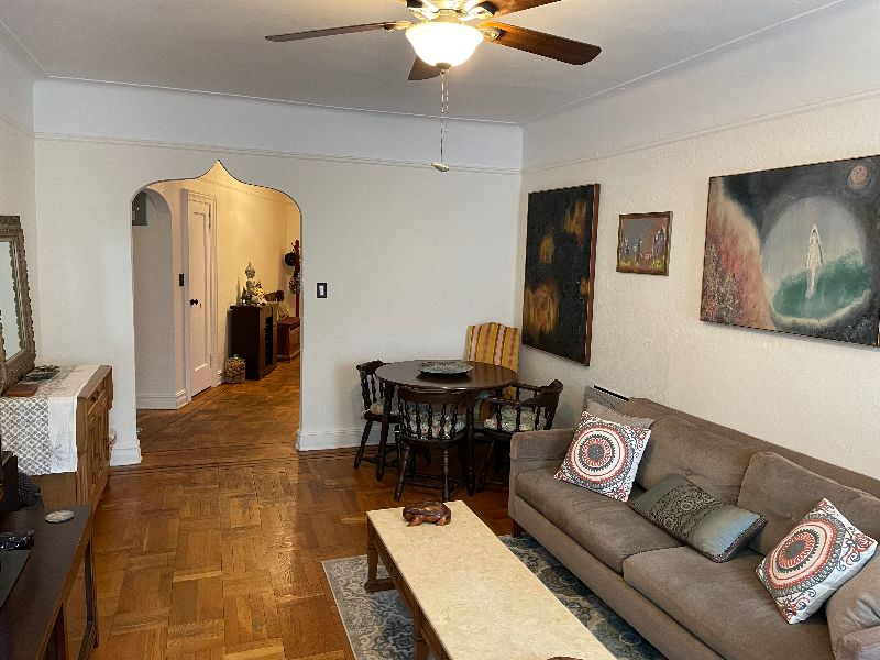 Spacious furnished bedroom - Photo 5