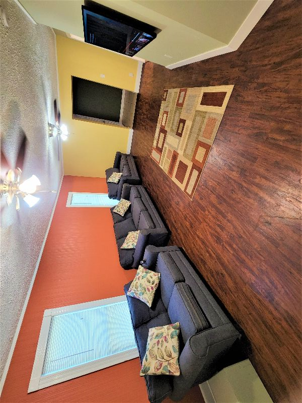 Housing for Traveling Nurses - 35 Saint Charles Street - Photo 1