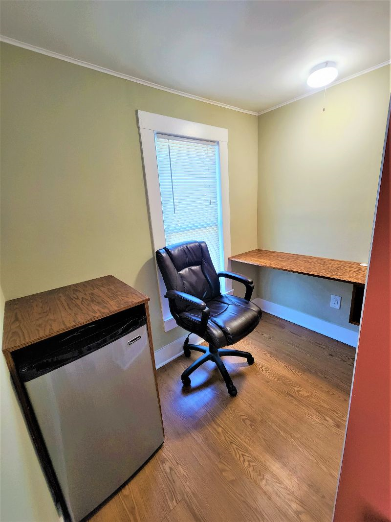 Housing for Traveling Nurses - 35 Saint Charles Street - Photo 12