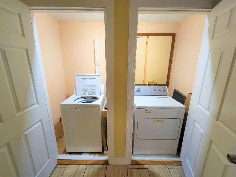 Housing for Traveling Nurses - 35 Saint Charles Street - Photo 3