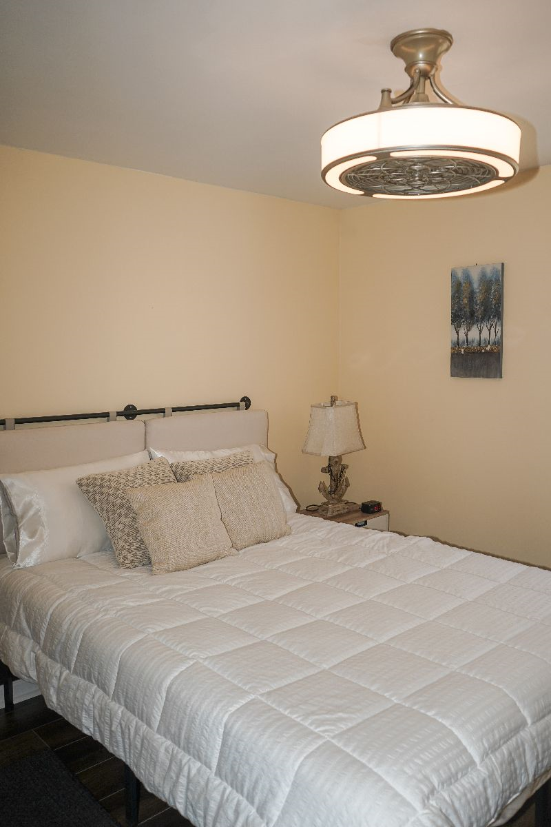 Cozy, Fully Furnished Cottage Convenient to Hospitals, Dining & the Beach - Photo 1