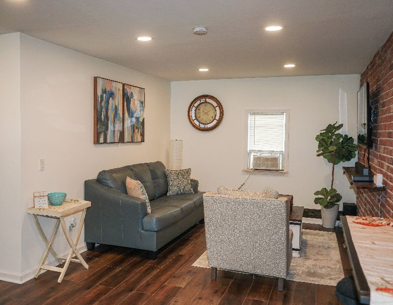 Cozy, Fully Furnished Cottage Convenient to Hospitals, Dining & the Beach - Photo 7