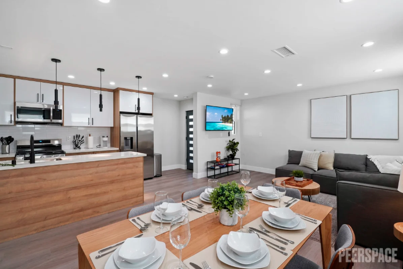 Amazing 2BR w/2Bath minutes away from Culver City