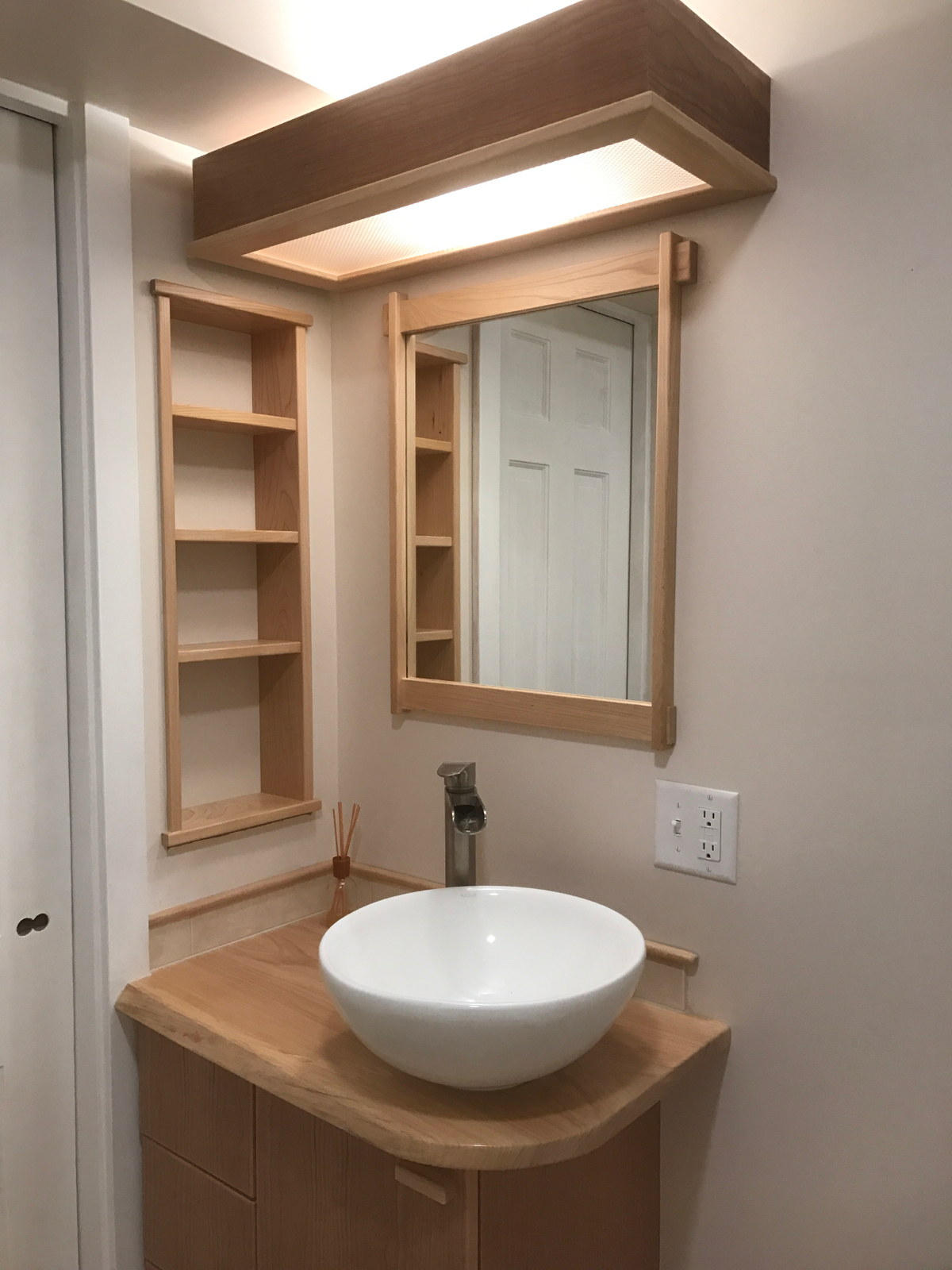 newly renovated apartment in quiet neighborhood - Photo 4