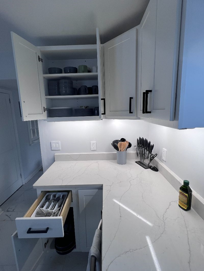 Bedroom for Travel Professionals - Photo 7