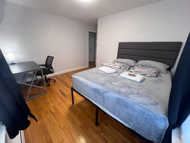 Bedroom for Travel Professionals - Photo 12