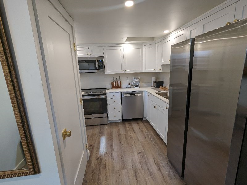 Cozy 1 Bedroom House with Modern Amenities and steps from the Beach and Local Attrac - Photo 5