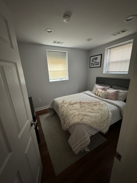 Modern Luxury Meets Urban Convenience:  Remodeled 1 Bed, 1 Bath Unit in Central  Location - Photo 9
