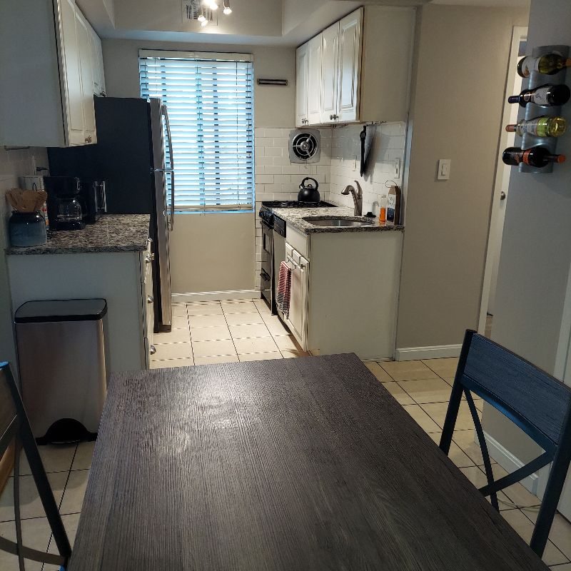 Modern One Bedroom one block to Metro Station - Photo 12