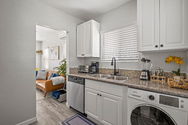 Furnished 1-Bdr Guest House 15mins from LAX - Photo 5
