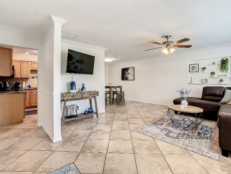 NEW* 2BR Home : 9 mins to Florida Beach!