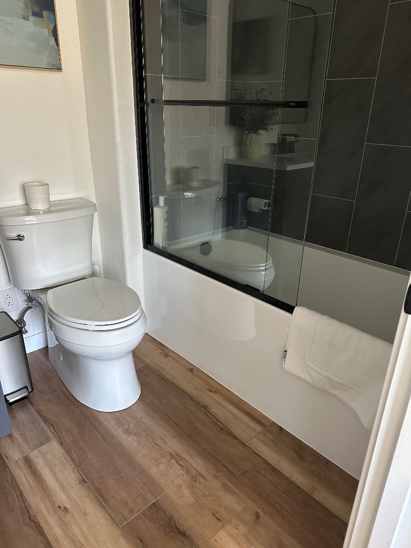 Renovated 2 Bedroom Home Walking Distance to Old Mill and Amphitheatre - Photo 3