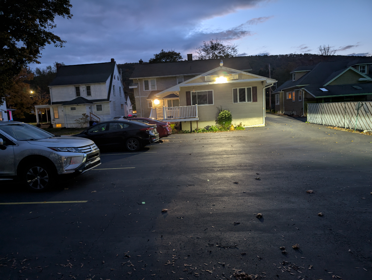 Two bedroom lower apartment centrally located to medical facilities - Photo 12