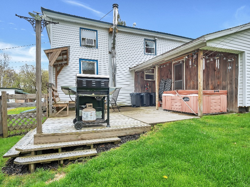 Village Home in Hartwick - Photo 10