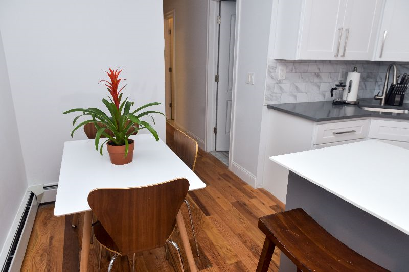 Modern 3-Bedroom 2-Bath with Backyard - Photo 4