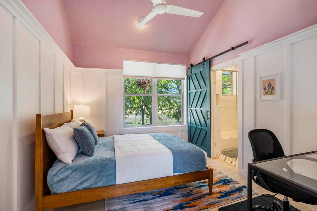 Charming two-story home near downtown and The Pearl Brewery - Photo 8