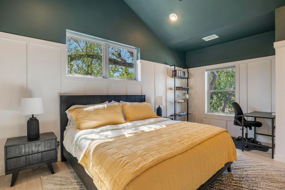 Charming two-story home near downtown and The Pearl Brewery - Photo 11
