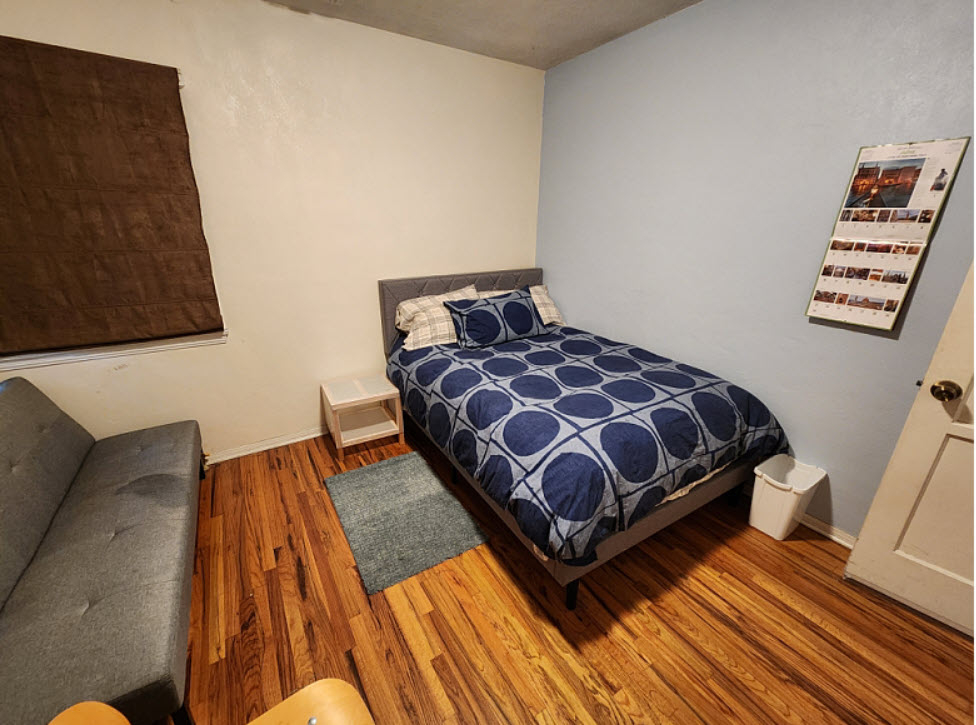 Nice cozy room in Valley Village
