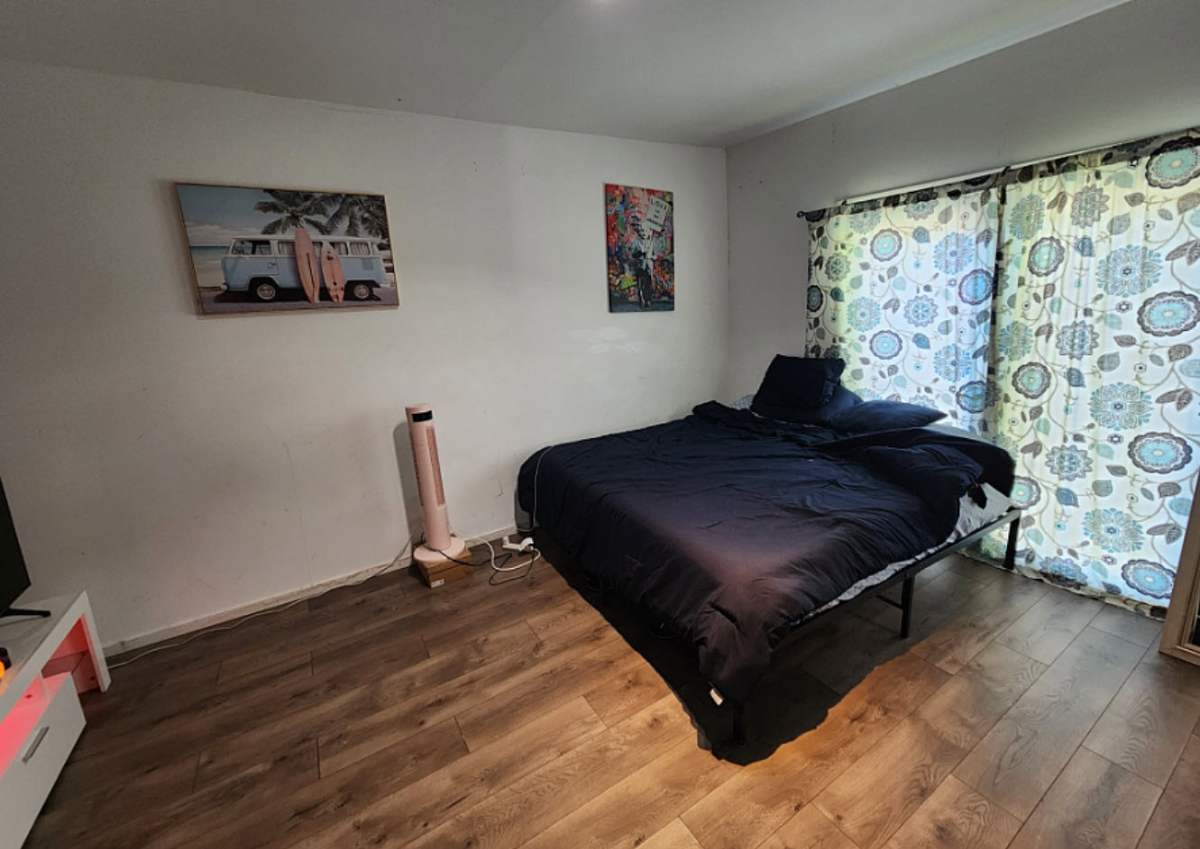 E1 Large Loft private room