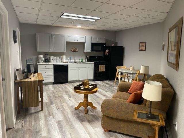 SERENDIPITY SUITES - Luxury Furnished Apartments in Del Norte CO - Flexibility / Convenience / Style Apt 102