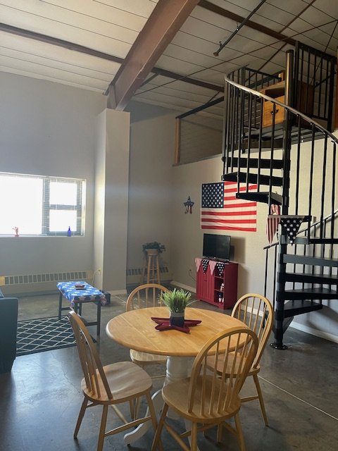 SERENDIPITY SUITES - Luxury Furnished Apartments in Del Norte CO - Flexibility / Convenience / Style Apt 209