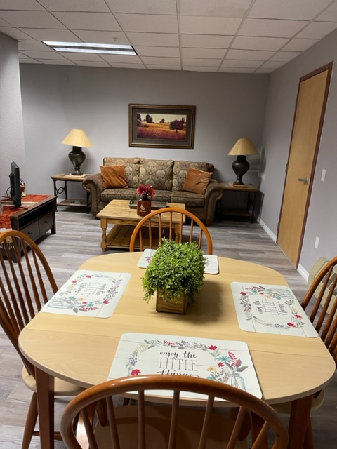 SERENDIPITY SUITES - Luxury Furnished Apartments in Del Norte CO - Flexibility / Convenience / Style Apt 103