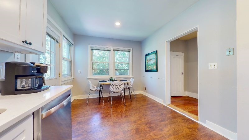 2BR Home Close to Major Hospitals / Private Parking / Safe - Photo 4