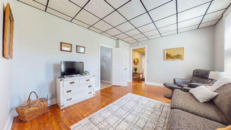 2BR Home Close to Major Hospitals / Private Parking / Safe - Photo 6