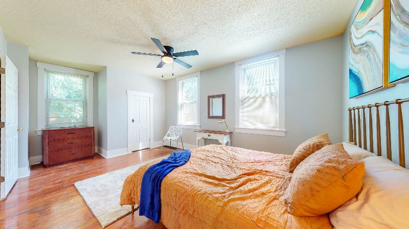 2BR Home Close to Major Hospitals / Private Parking / Safe - Photo 8
