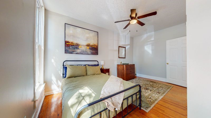2BR Home Close to Major Hospitals / Private Parking / Safe - Photo 9
