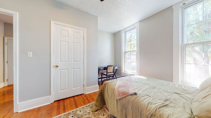 2BR Home Close to Major Hospitals / Private Parking / Safe - Photo 10